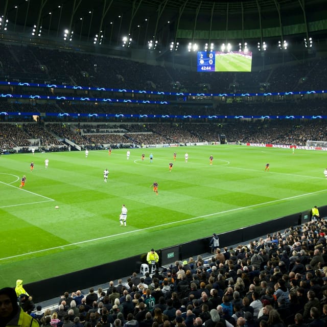 London: Tottenham Hotspur FC Football Match - Photo 1 of 3